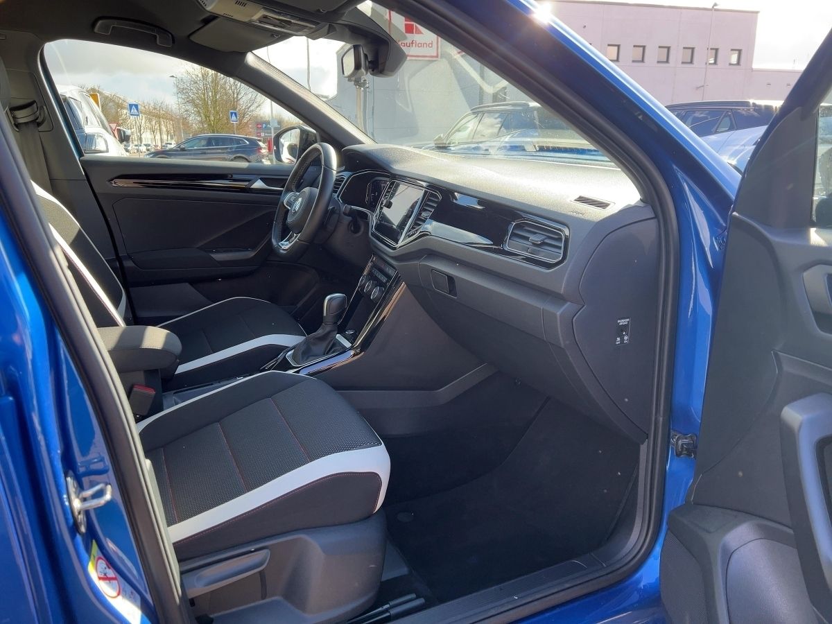 Volkswagen T-Roc 1.5 TSI - Samsaru's Car Outlet