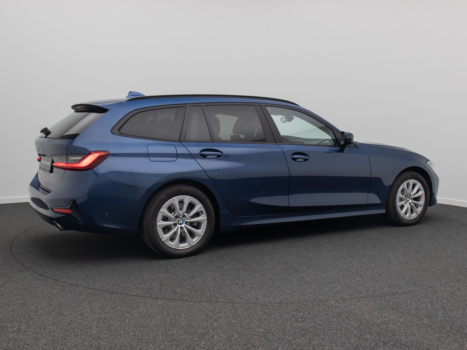 BMW 330i xD - Samsaru's Car Outlet