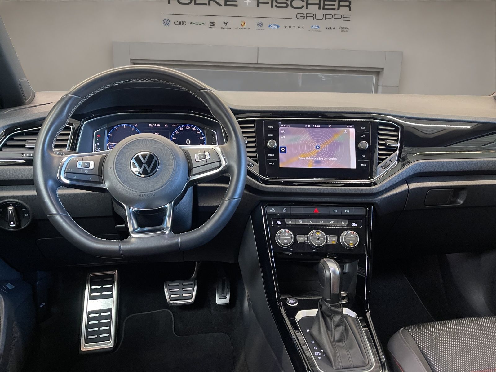 Volkswagen T-Roc 1.5 TSI Sport - Samsaru's Car Outlet