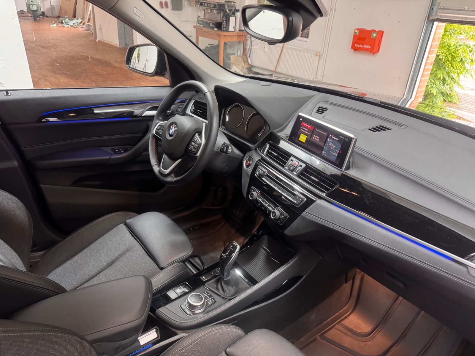 BMW X1 xDrive20d Sport Line - Samsaru's Car Outlet