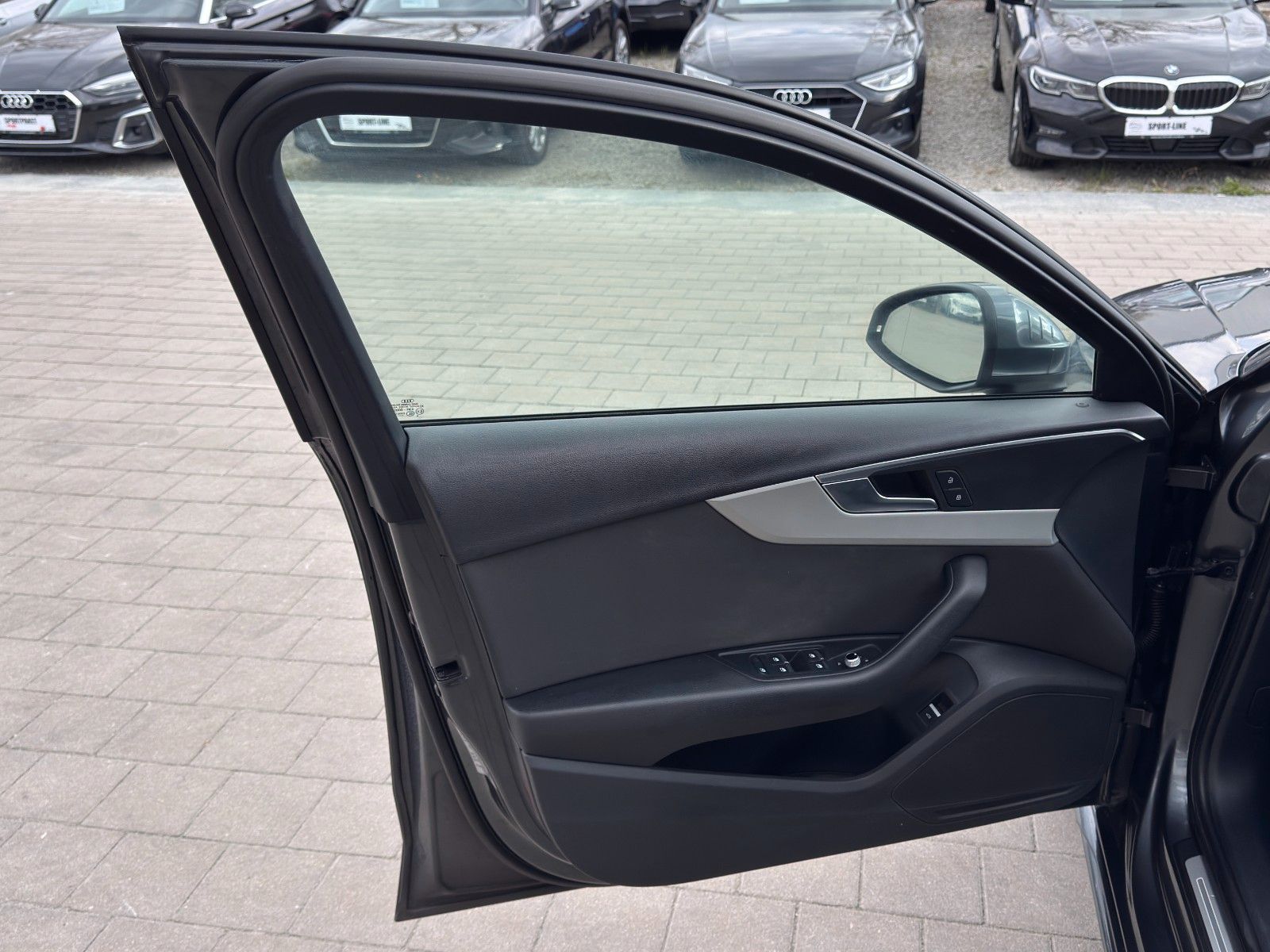 Audi A4 Av. 40 TDI S line S-Tr. - Samsaru's Car Outlet