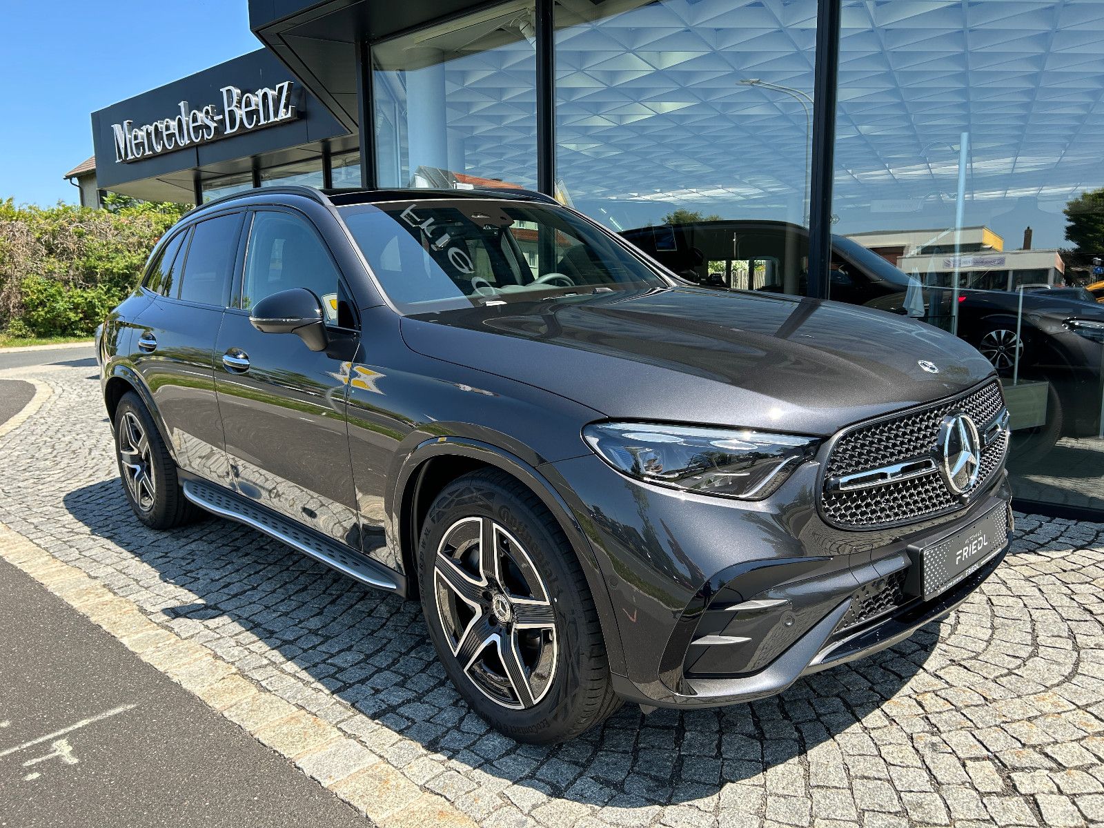 Mercedes-Benz GLC 220d AMG AHK Night Distro Digital Pano Keyle