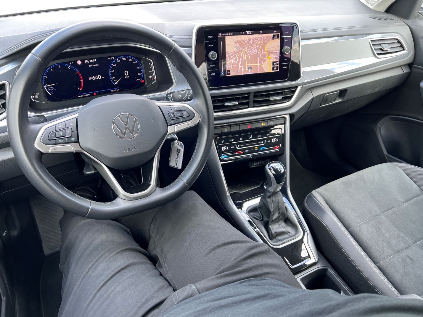Volkswagen T-Roc 1.0TSI Style - Samsaru's Car Outlet