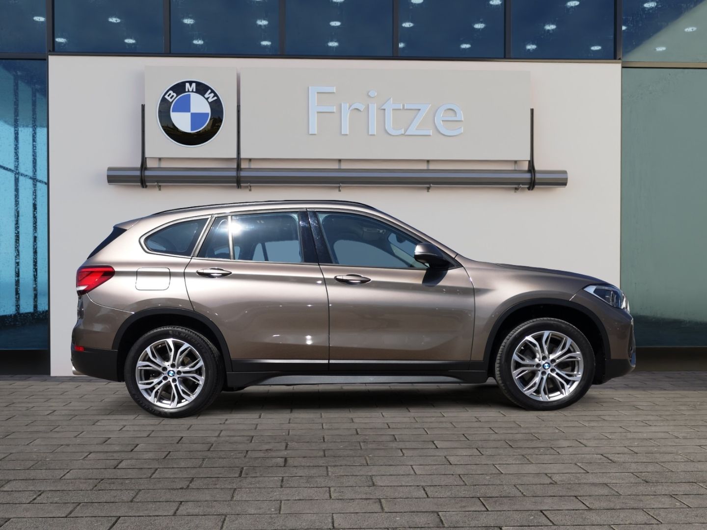BMW X1 xDrive 20i Advantage - Samsaru's Car Outlet