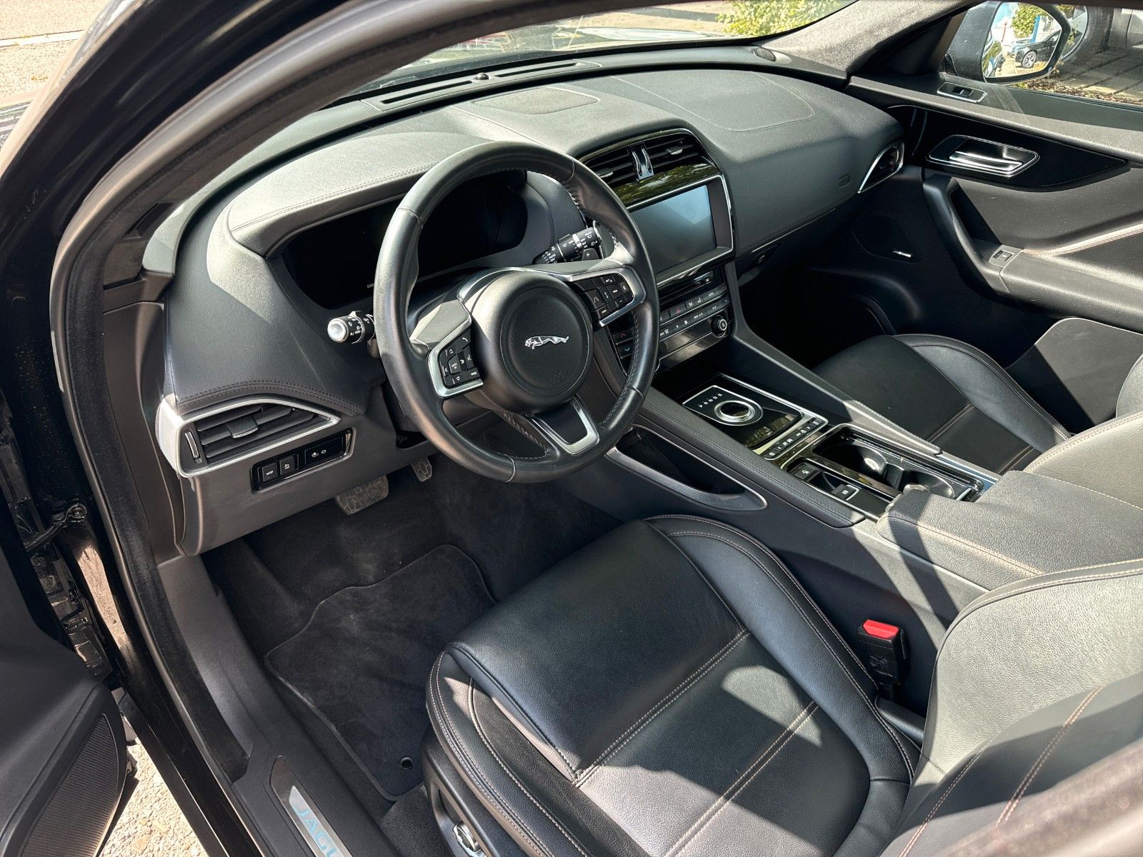 Jaguar F-Pace F-PACE Prestige AWD, LED, AHK, ACC