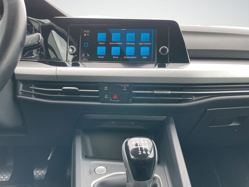 Volkswagen Golf VIII 1.5 TSI Life - Samsaru's Car Outlet