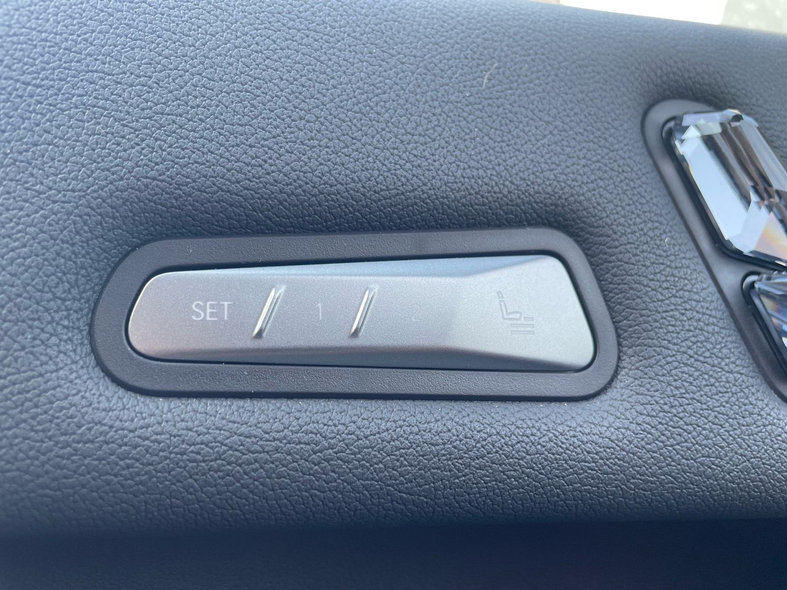 BMW iX xDrive60 M Sport Pro || Pano AHK Autobahnass