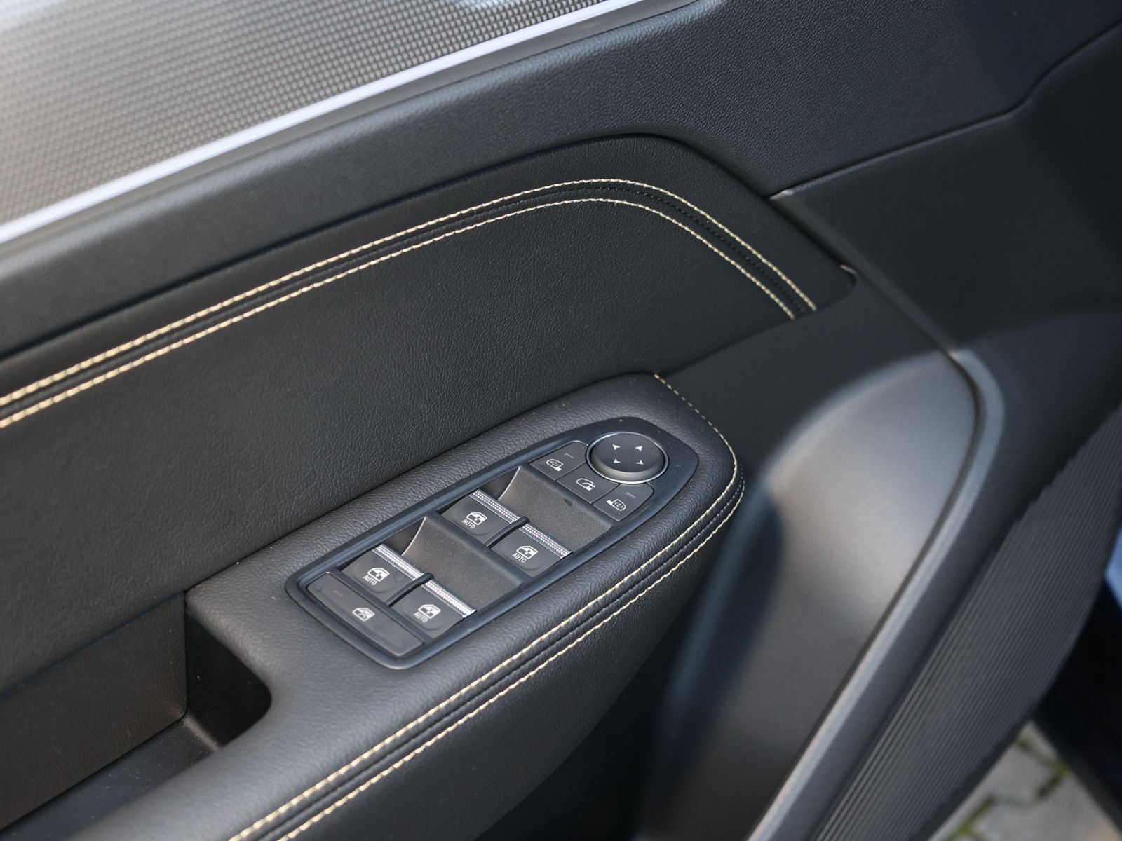 Renault Arkana TECHNO+E-Tech Full Hybrid - Samsaru's Car Outlet