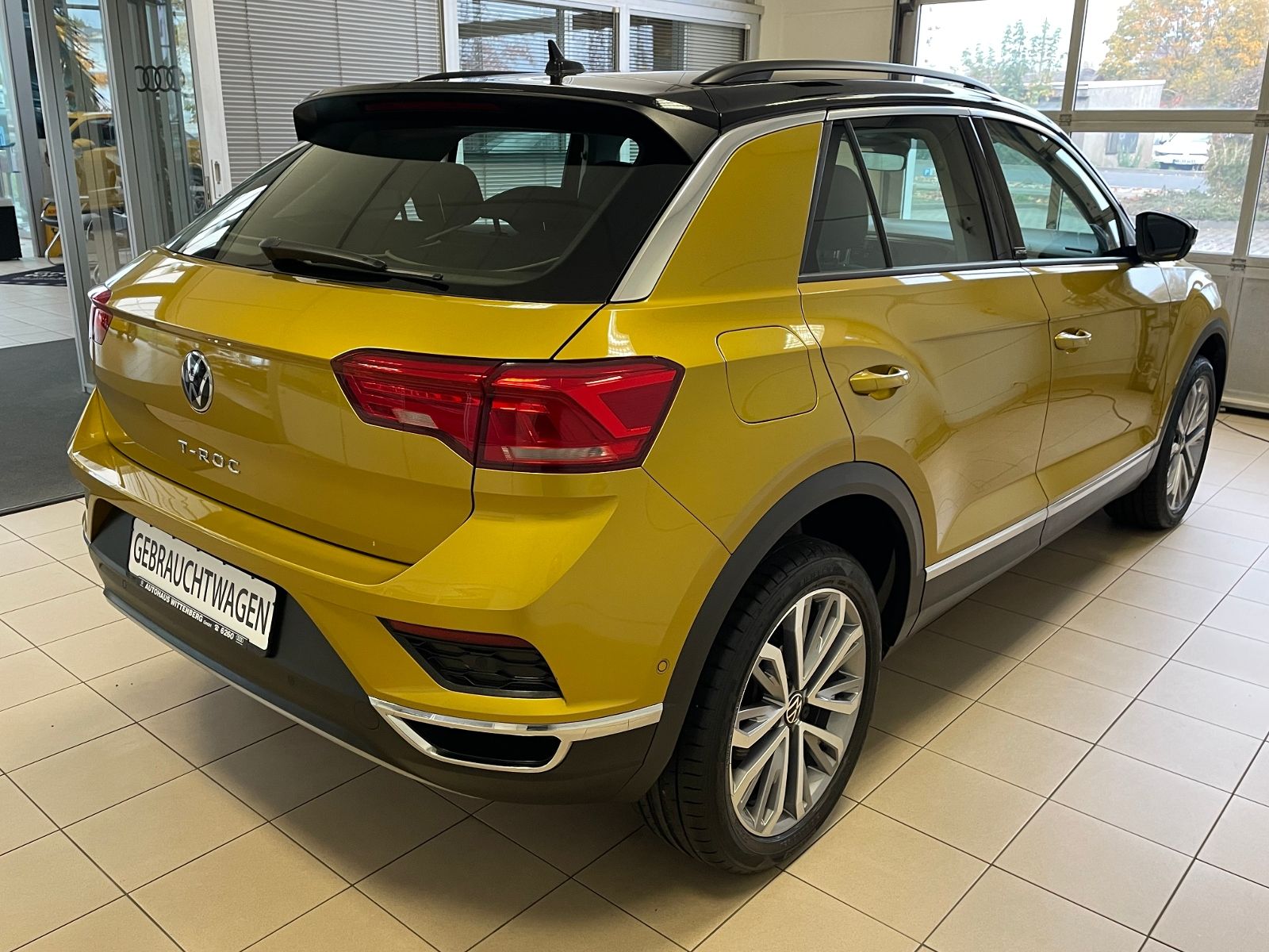 Volkswagen T-Roc 1.5 TSI Active - Samsaru's Car Outlet