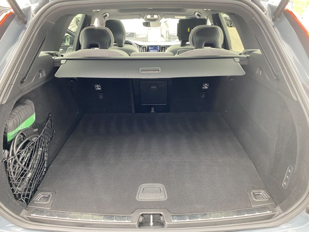 Volvo XC60 Ultimate Dark Recharge Plug-In Hybrid AWD T