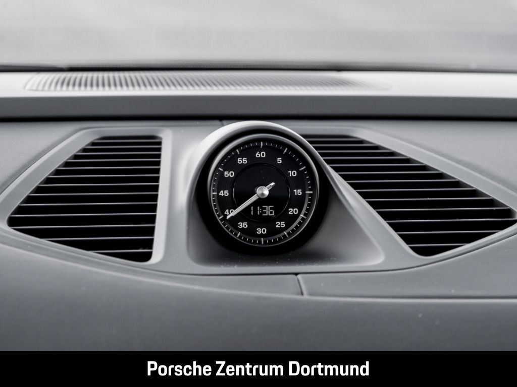 Porsche Macan 4 - Samsaru's Car Outlet