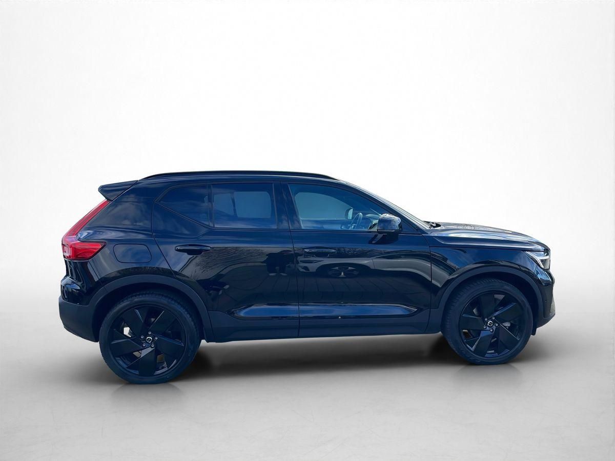 Volvo XC40 Black Edition Plus, B3 Mild-Hybrid, Benzin