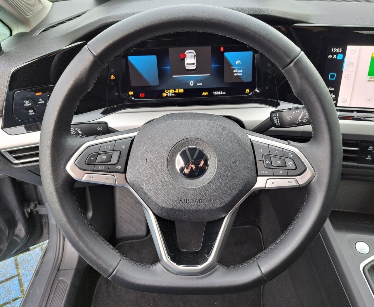Volkswagen Golf VIII 1.0 TSI Life - Samsaru's Car Outlet