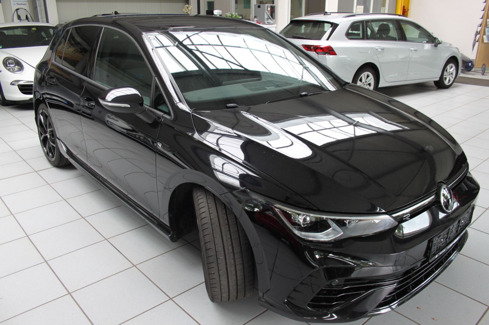 Volkswagen Golf VIII Lim./R/BLCKSTYLE/DSG/LEDER/R-PERFO-PAK