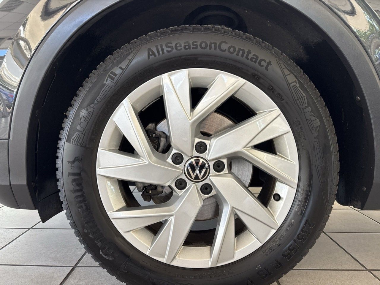 Volkswagen Tiguan 2.0 TDI Active - Samsaru's Car Outlet