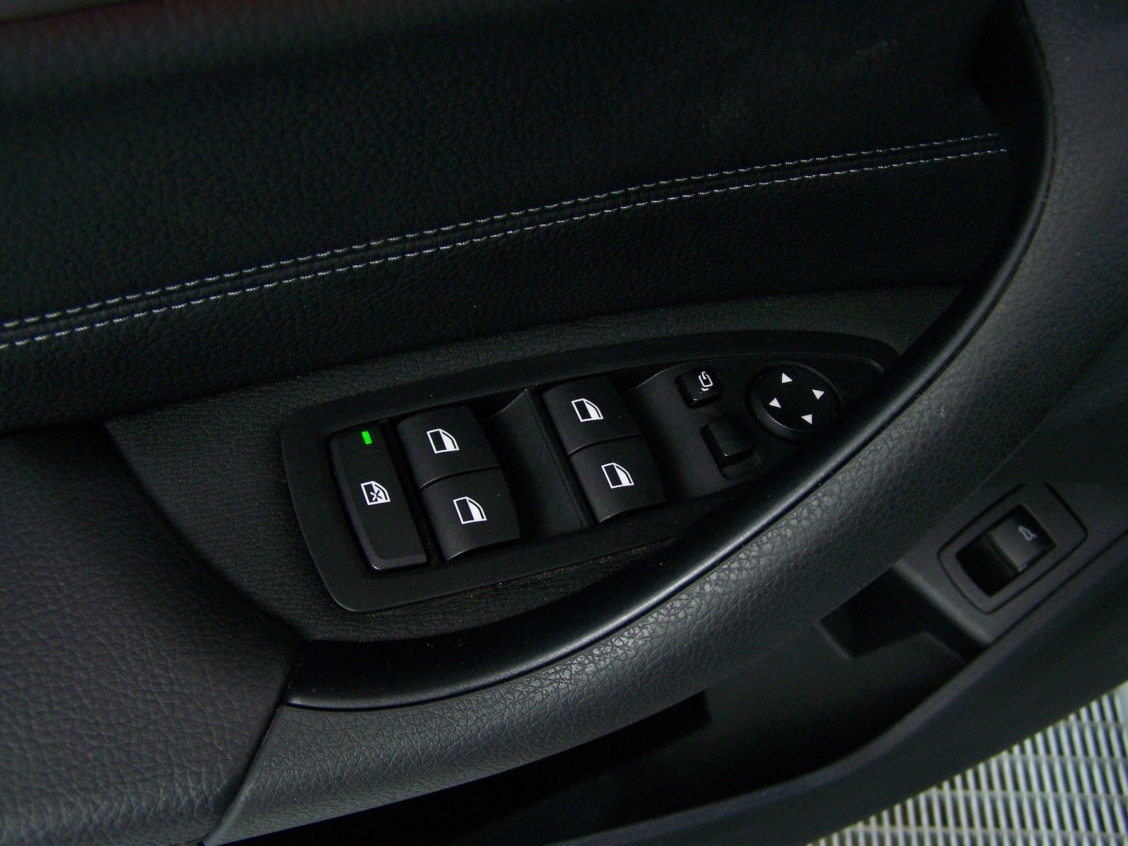 BMW X1 xDrive 20 d xLine - Samsaru's Car Outlet
