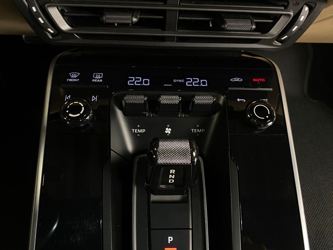 Porsche 992 (911) Carrera 4S | PCCB | ParkAssistent |