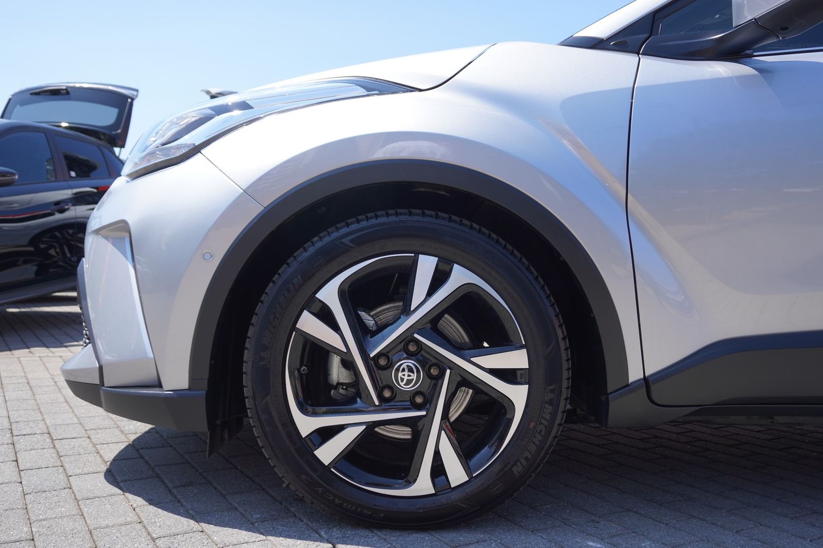 Toyota C-HR 1.8 Hybrid - Samsaru's Car Outlet