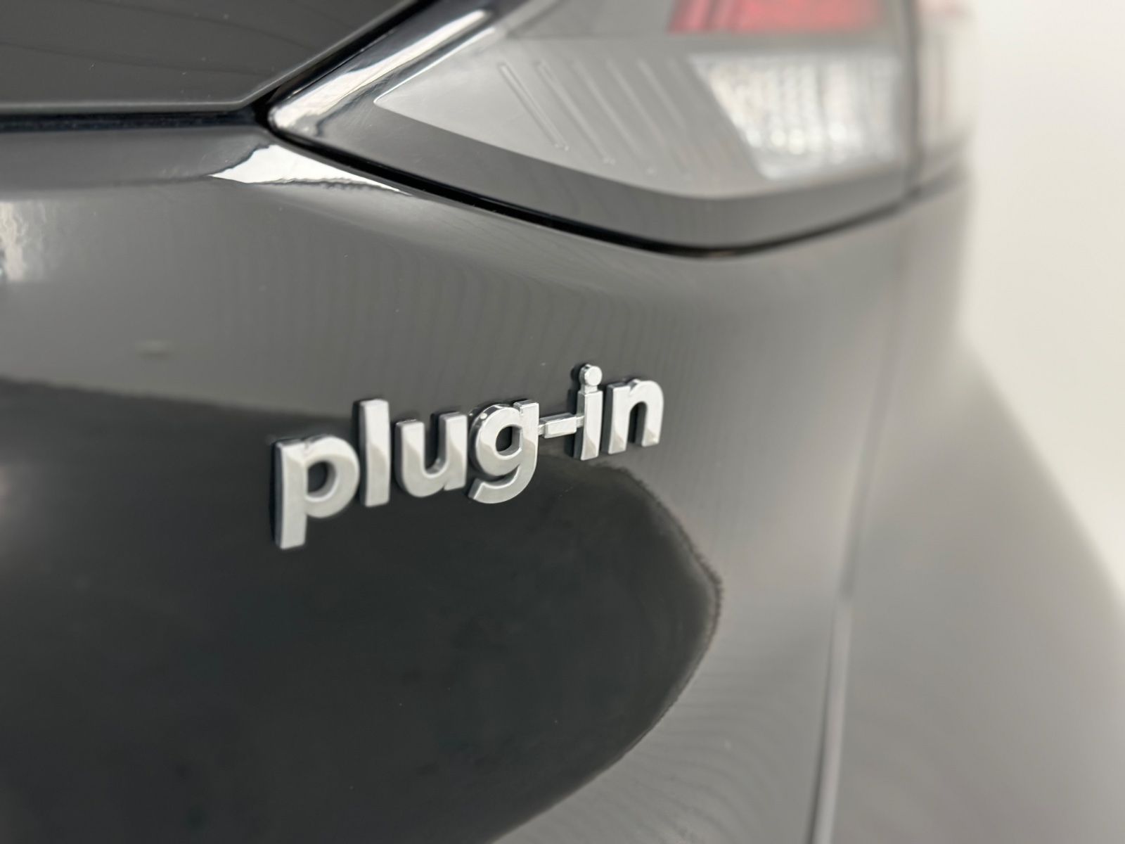 Hyundai IONIQ Prime Plug-In Hybrid - Samsaru's Car Outlet