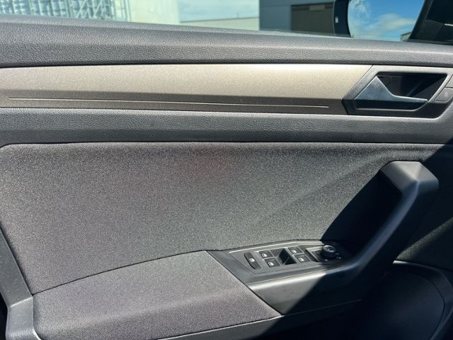 Volkswagen T-Roc 1.0 TSI Style - Samsaru's Car Outlet