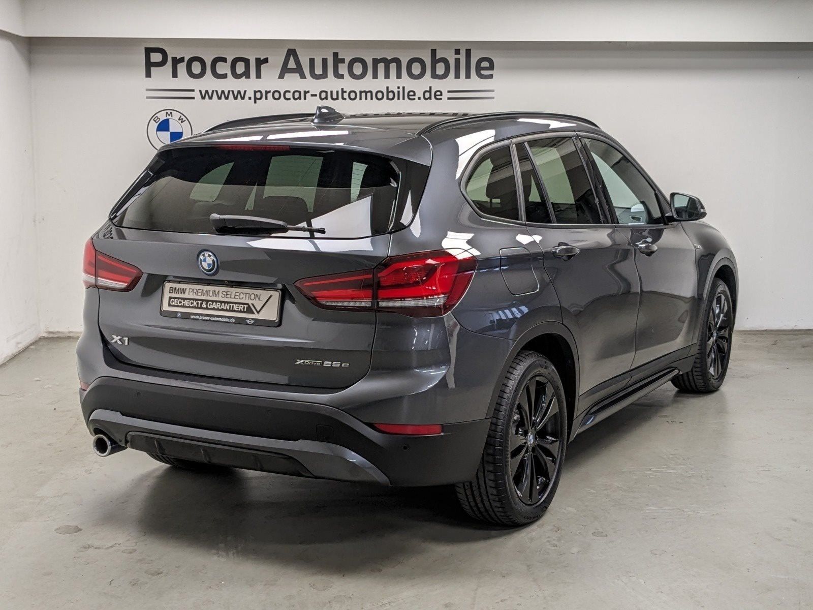 BMW X1 xDrive25e Sport Line - Samsaru's Car Outlet