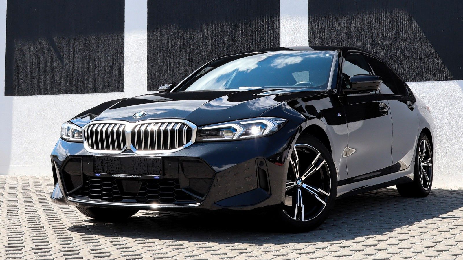 BMW 3 Lim. 320 d xDrive M Sport - Samsaru's Car Outlet