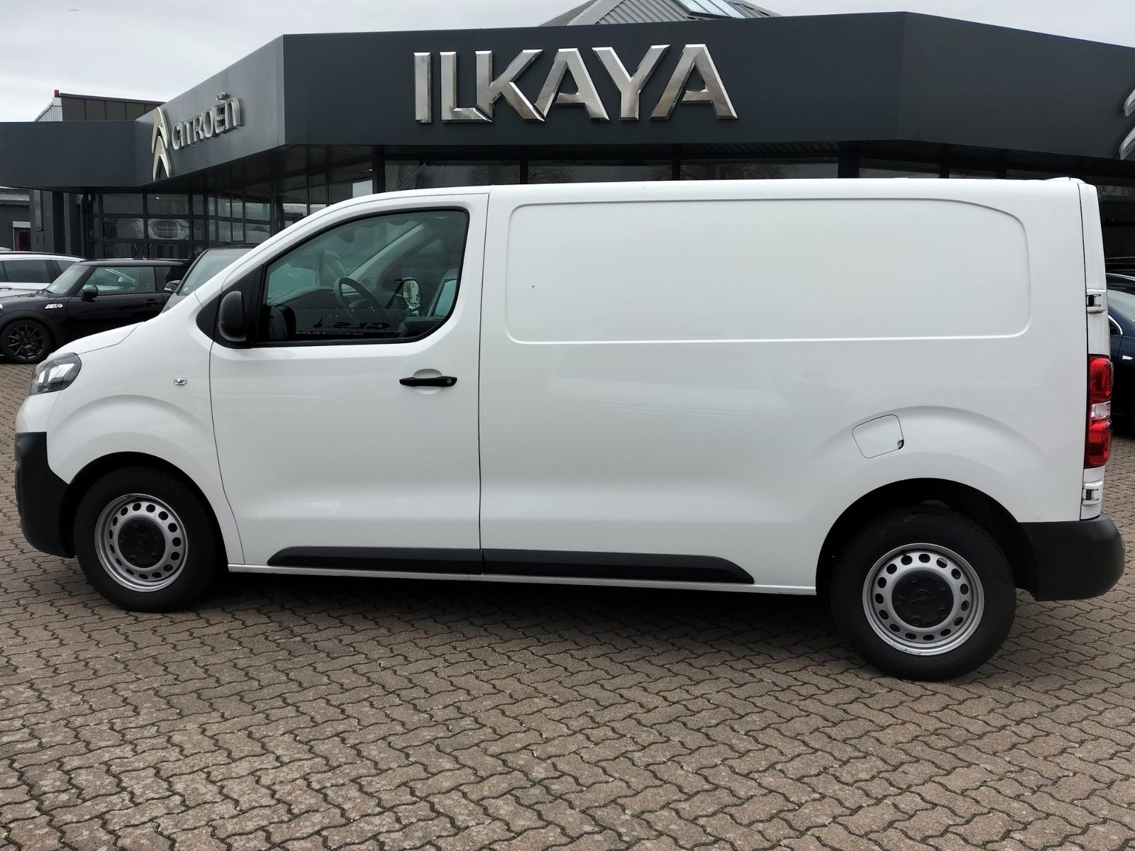 Opel Vivaro Kasten Edition M - Samsaru's Car Outlet