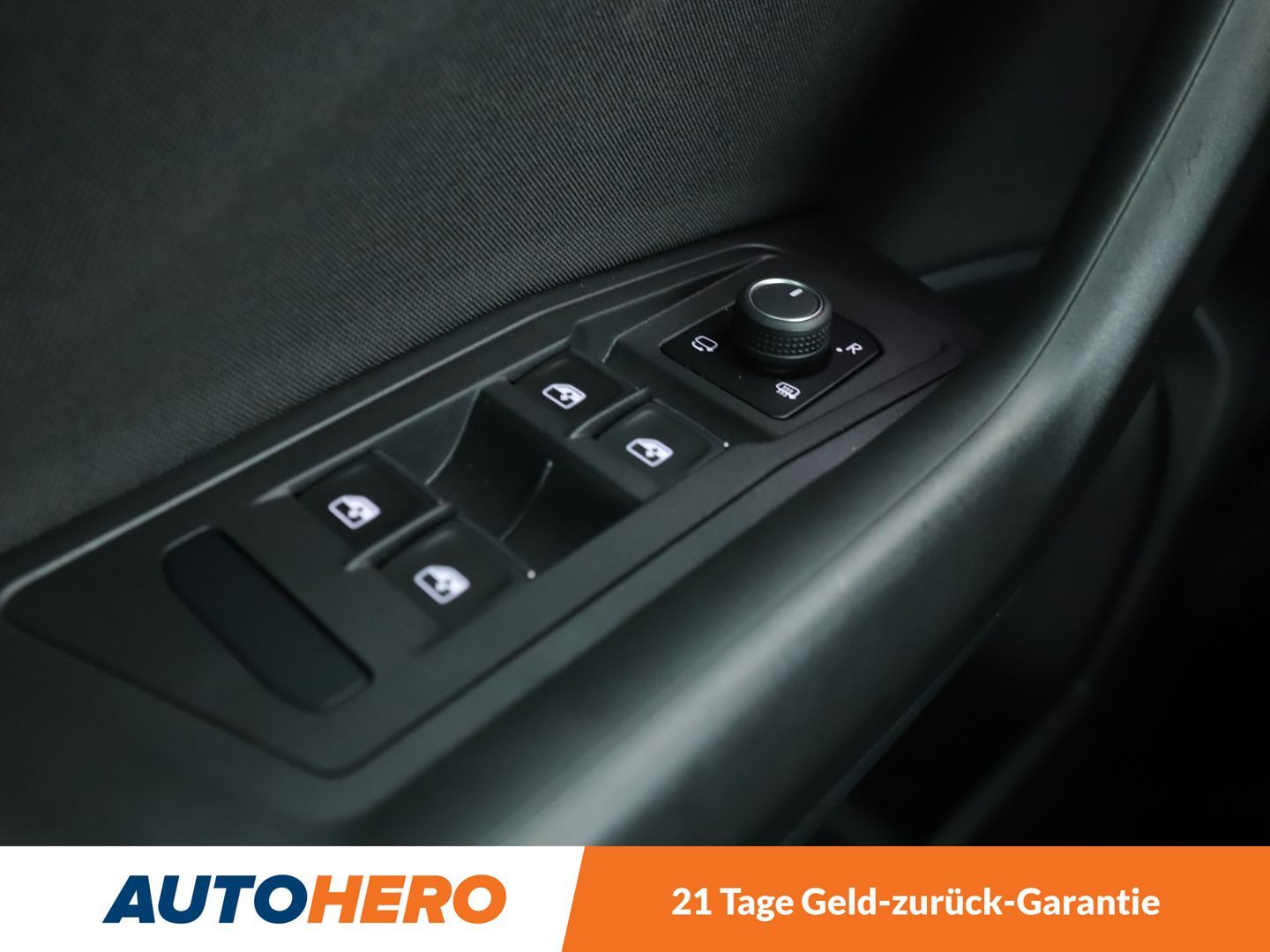 Volkswagen T-Roc 1.5 TSI ACT Style - Samsaru's Car Outlet