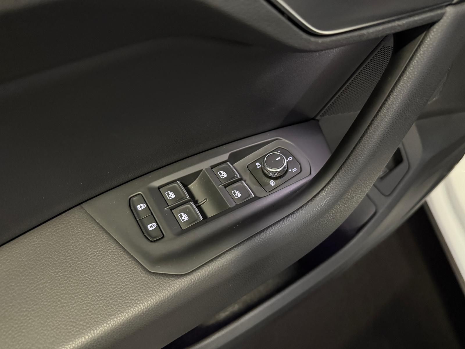Volkswagen Touareg Elegance 4Motion - Samsaru's Car Outlet