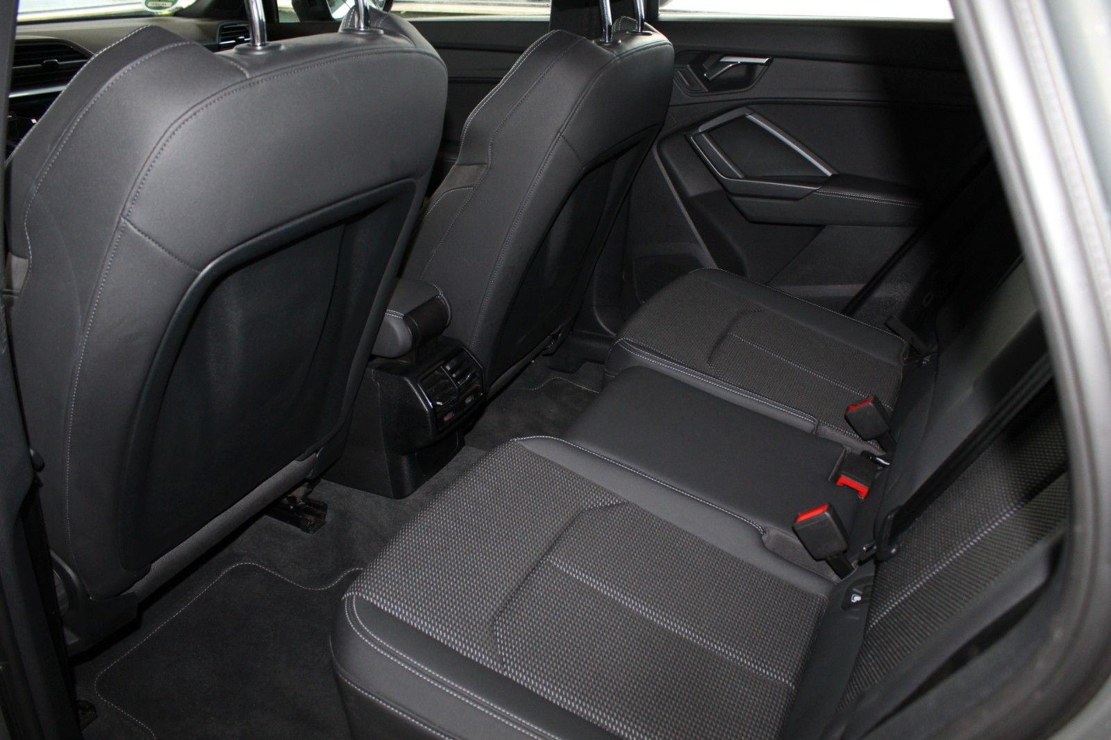Audi Q3 35 TDI quattro S line - Samsaru's Car Outlet