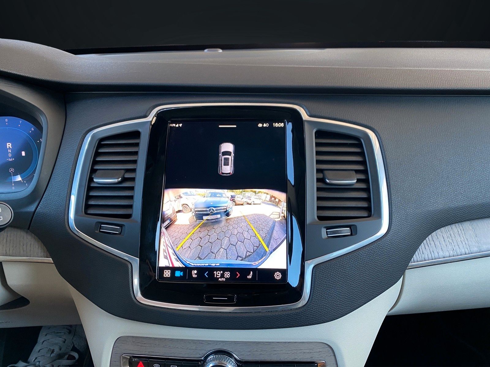 Volvo XC 90 B5 AWD CORE 7-SITZER-NAVI-KAMERA-LED