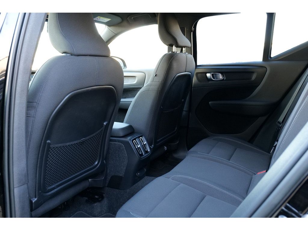 Volvo XC40 Plus Recharge Pure Electric 2WD