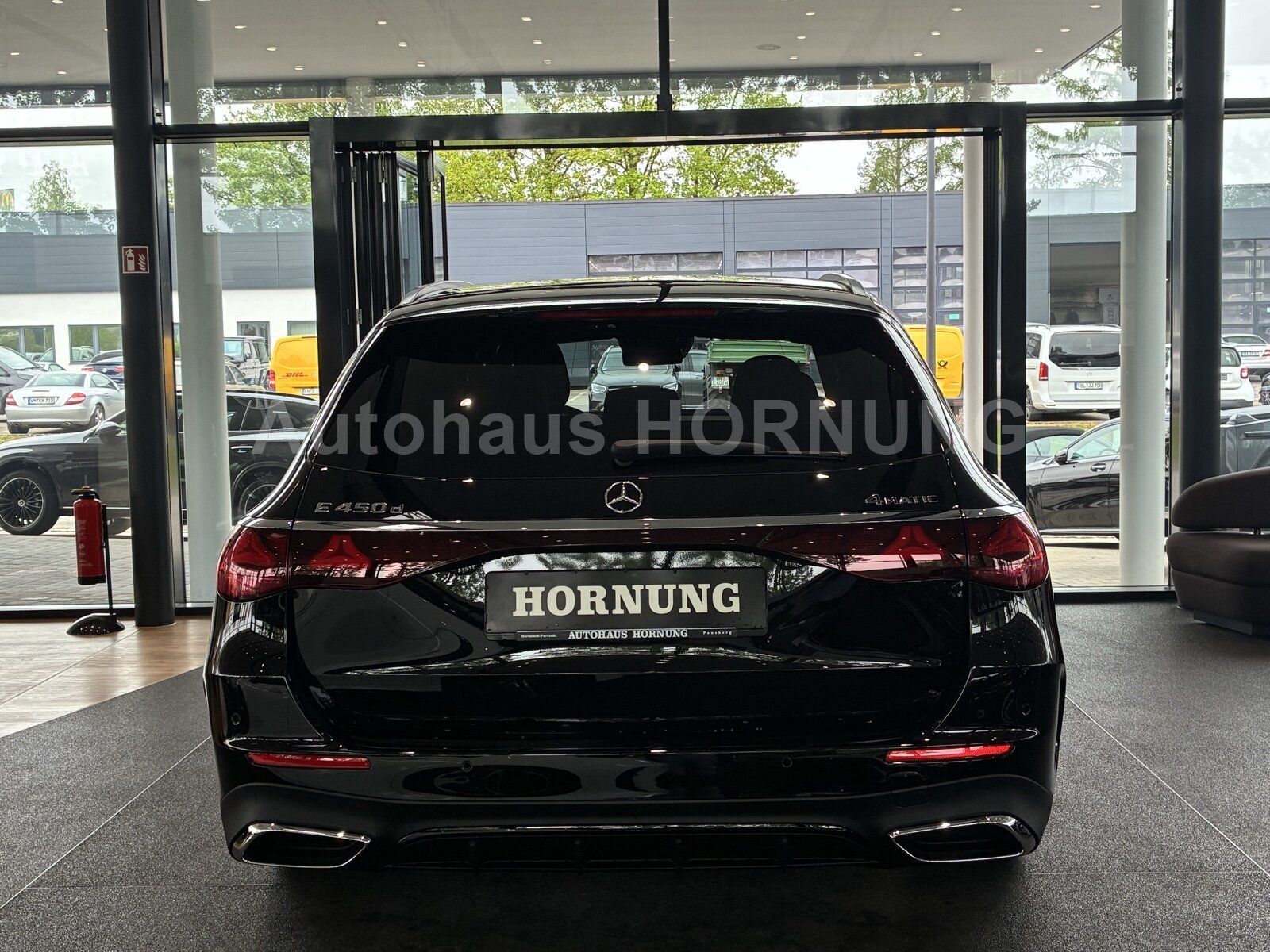 Mercedes-Benz E 450 d 4M T AMG NIGHT STHZG HUP PANOSD AHK DIGI