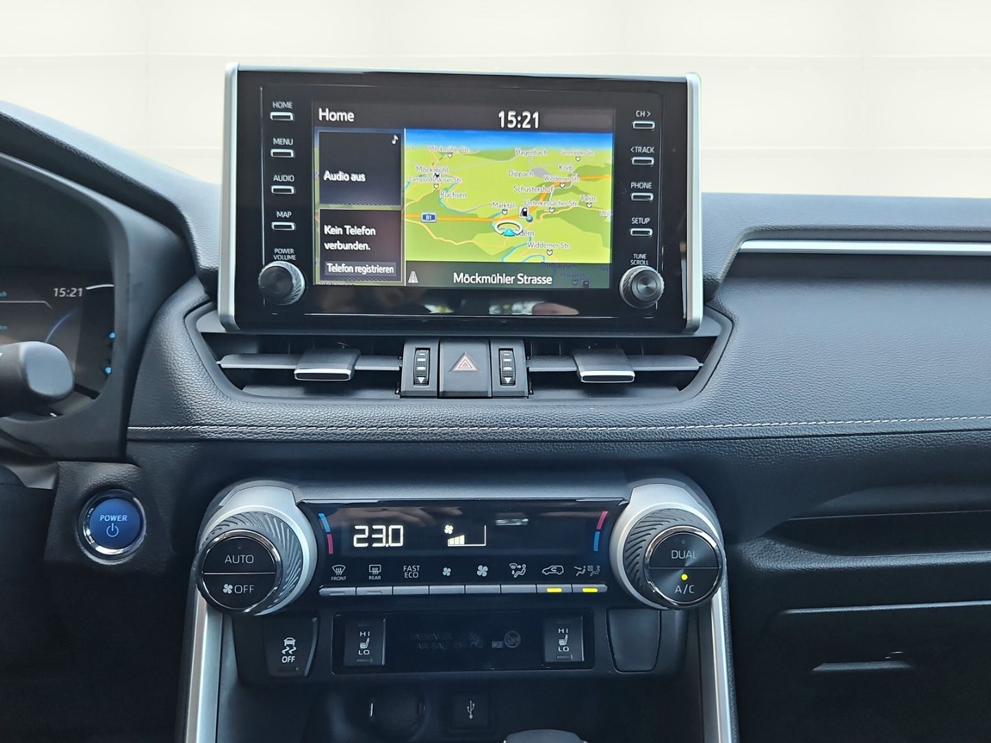 Toyota RAV 4 2.5 HYBRID 4x4 Team - Samsaru's Car Outlet