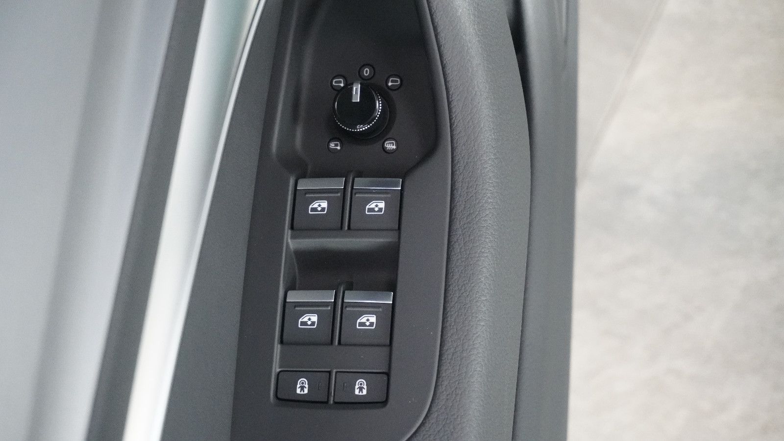 Audi A6 Avant 45 TFSI quattro S line Black Edition - Samsaru's Car Outlet