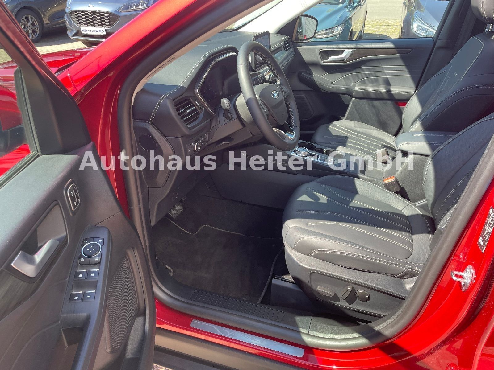Ford Kuga FHEV Allrad Vignale - Samsaru's Car Outlet