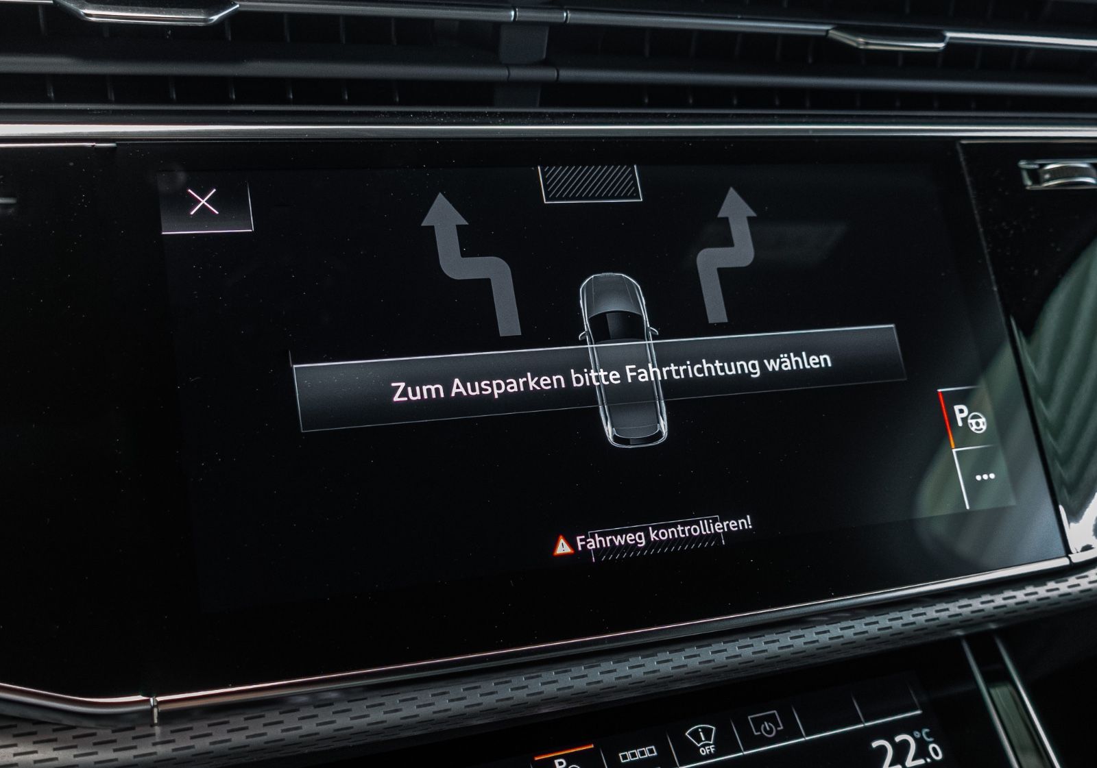 Audi Q7 50TDI Quattro SLine LUFT*AHK*MATRIX*PANO*22"
