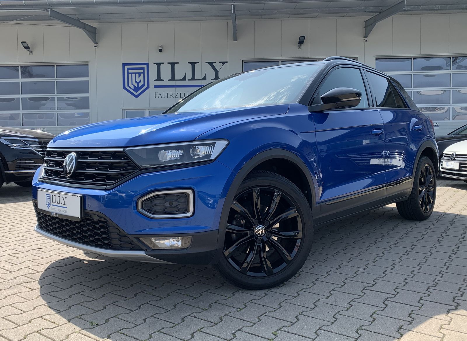 Volkswagen T-Roc 1.5 TSI Sport - Samsaru's Car Outlet