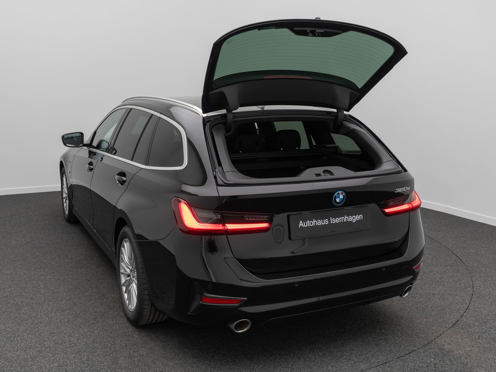 BMW 320e Sport Line - Samsaru's Car Outlet