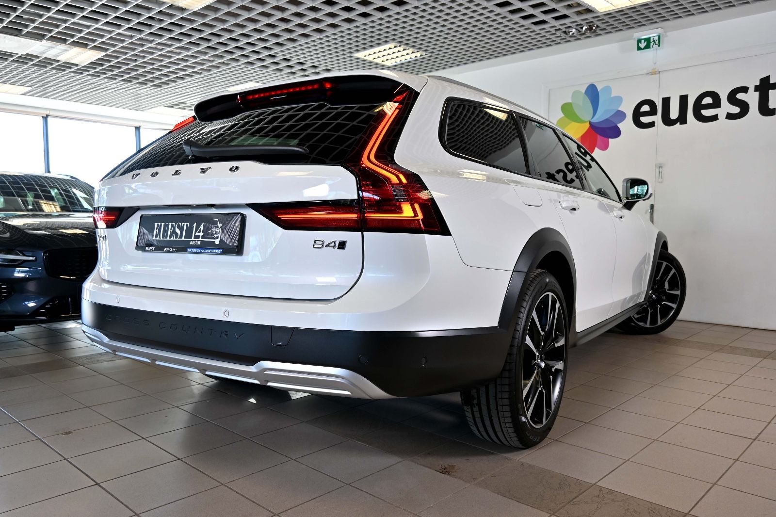 Volvo CROSS Country AWD H&K 360c Webasto ULTIMATE