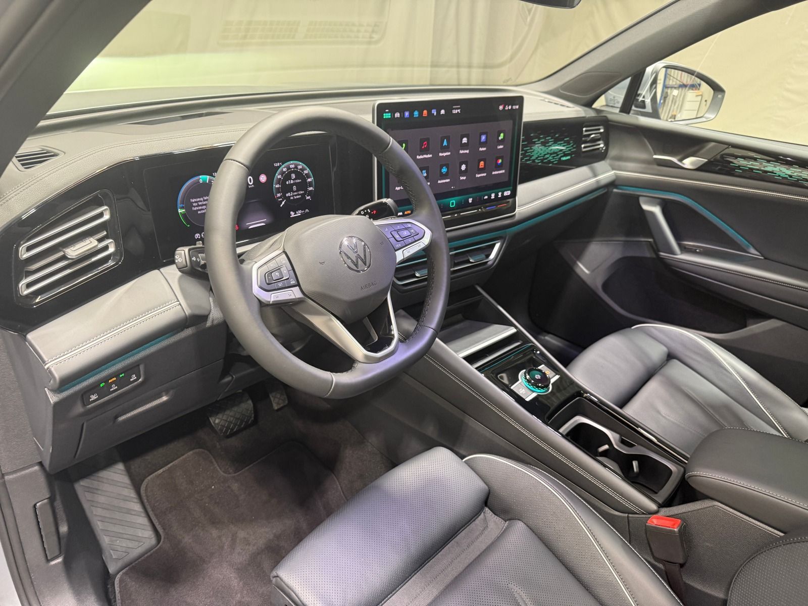 Volkswagen Tiguan Elegance 1.5 eHybrid | AHK MATRIX ACC DCC