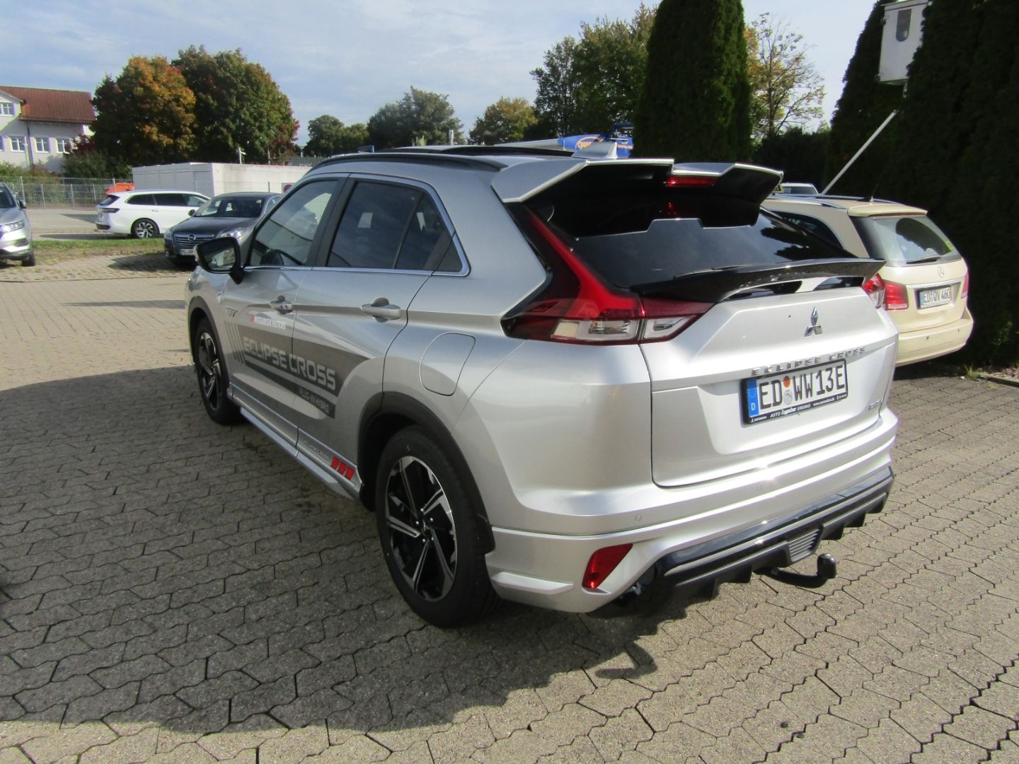 Mitsubishi Eclipse Cross PHEV Top 2.4 LED AHK Tiefer Spoile
