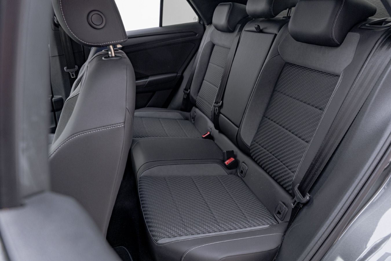 Volkswagen T-Roc 2.0 TSI DSG SPORT 4x4 - Samsaru's Car Outlet