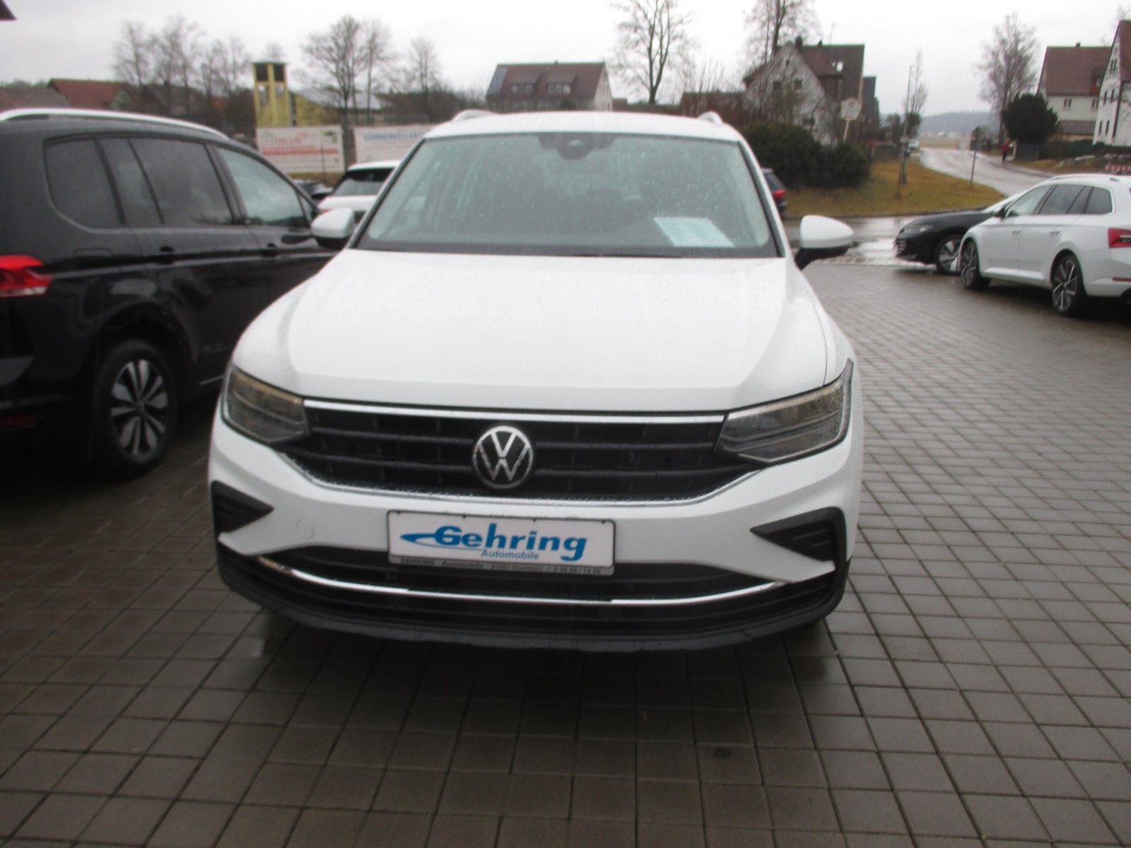 Volkswagen Tiguan 2.0 TDI DSG Active - Samsaru's Car Outlet