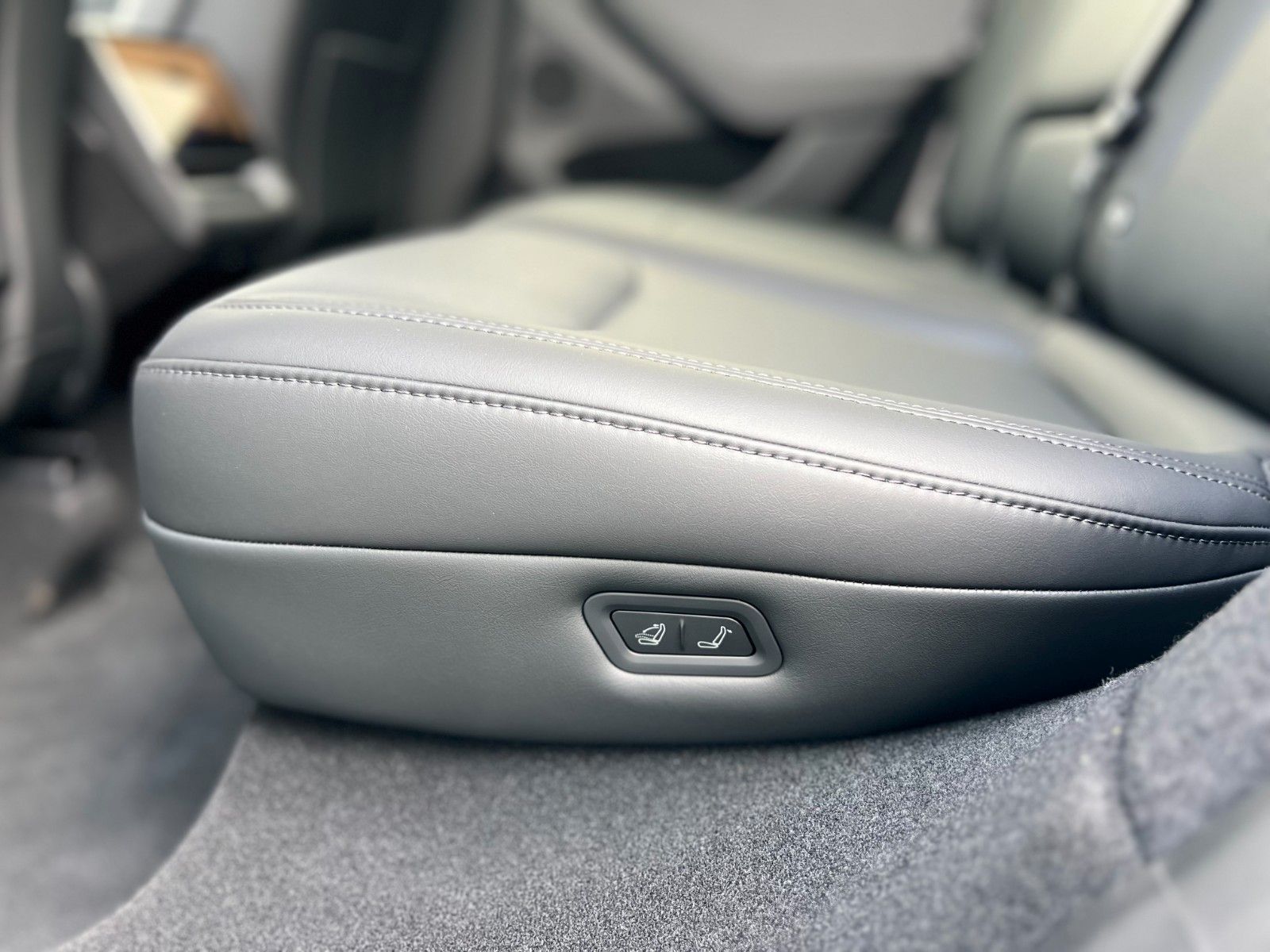 Tesla Model Y SR Juniper Premium*1.Hand*