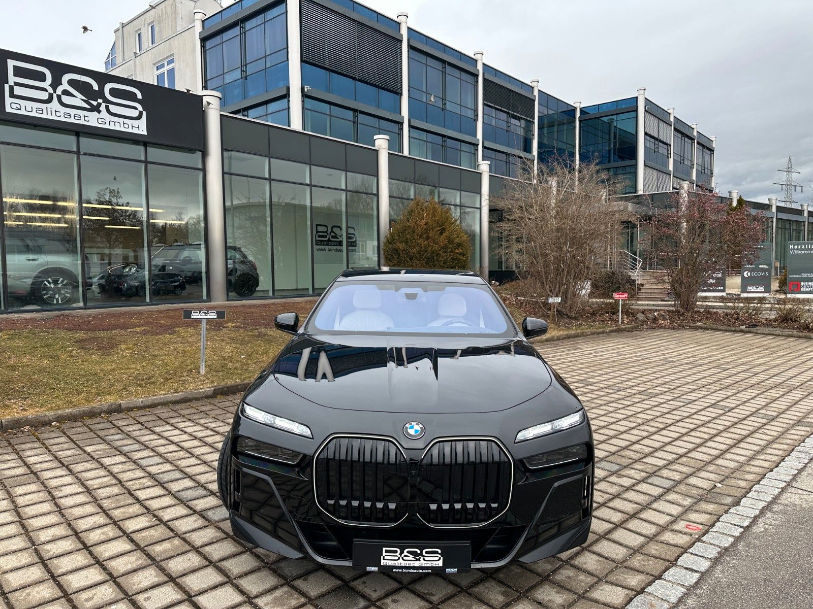 BMW 740d xDrive M Sport TV,Aut.Tür,SkyL,B&W,Luft