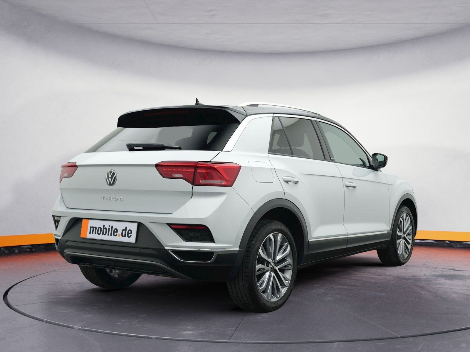 Volkswagen T-Roc 1.5 TSI Active - Samsaru's Car Outlet