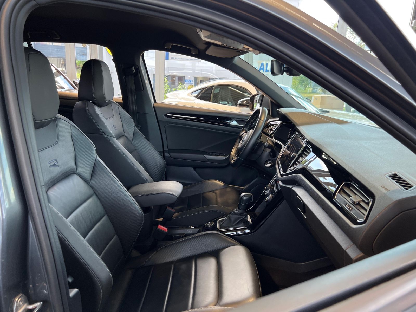 Volkswagen T-Roc R 4Motion - Samsaru's Car Outlet