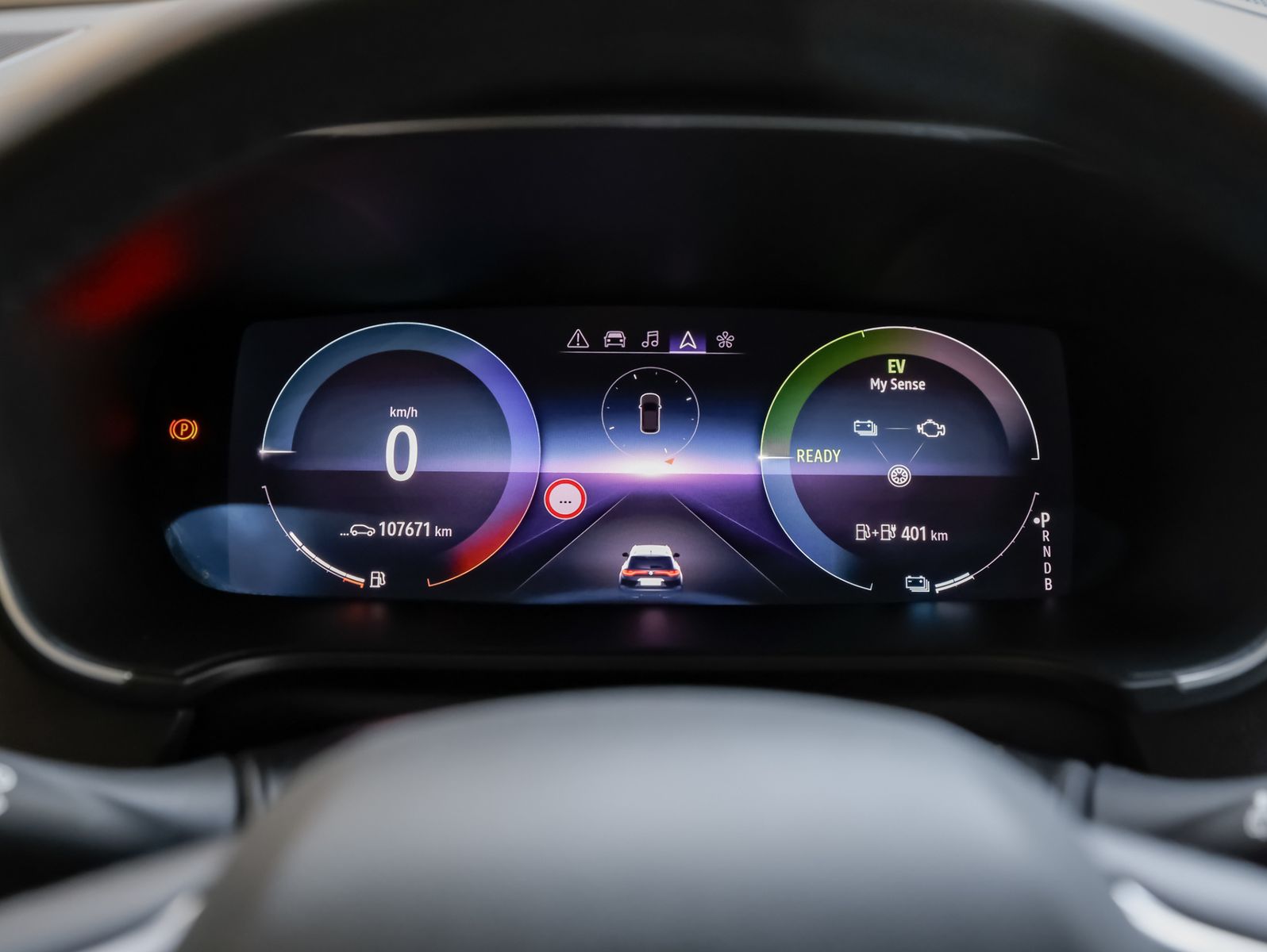 Renault Megane Grandtour ZEN E-TECH Plug-in - Samsaru's Car Outlet