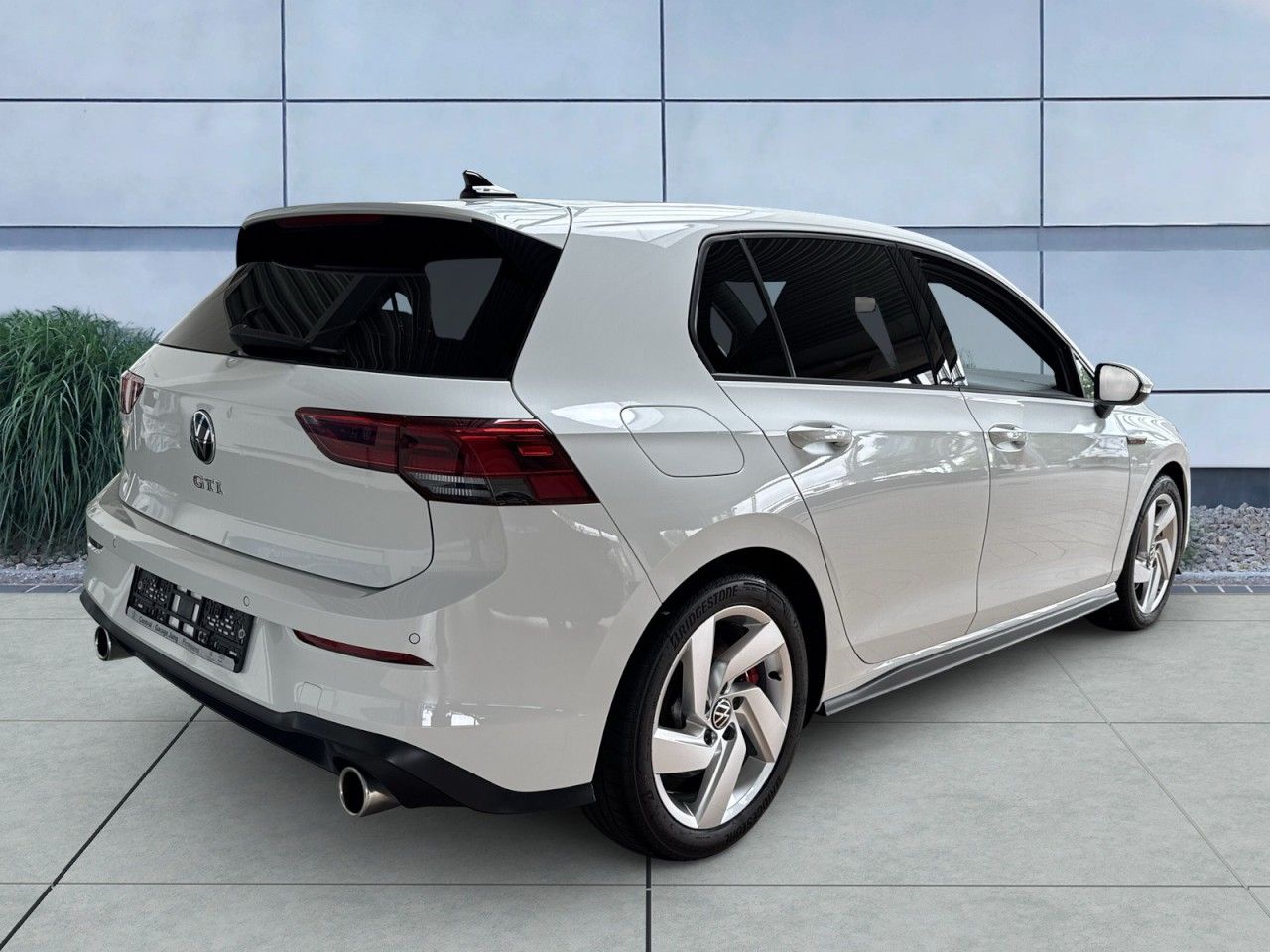 Volkswagen Golf VIII 2.0 GTI DSG - Samsaru's Car Outlet